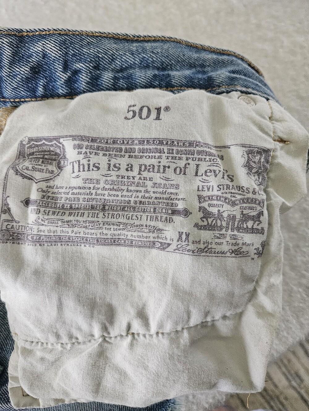 Levi's 501 Women's Shorts Size 28 - Picture 3 of 7